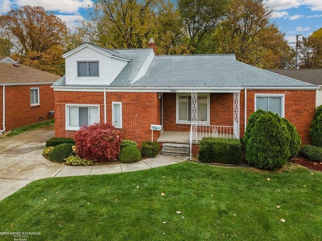 28002 Ruehle St, St. Clair Shores city