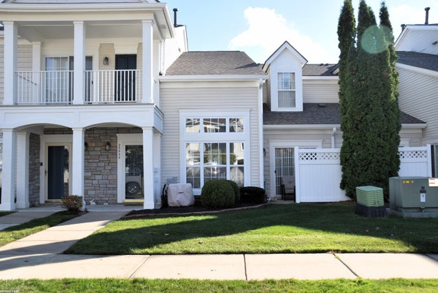 25668 Maritime Cir, Harrison charter township