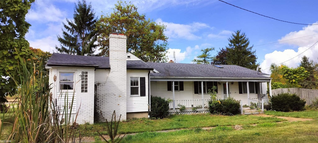 6098 Burtch St, Grant township