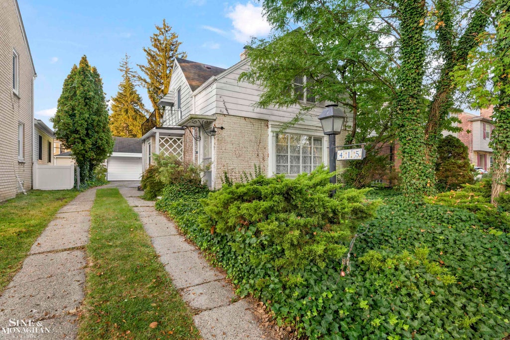 415 Lothrop Rd, Grosse Pointe Farms city