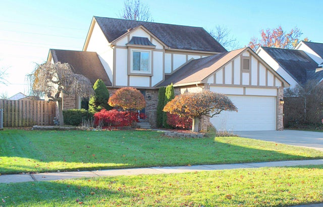 28772 Wales Dr, Chesterfield township