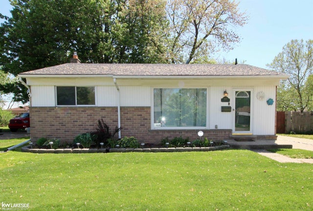 11820 Mckinley Dr, Warren city