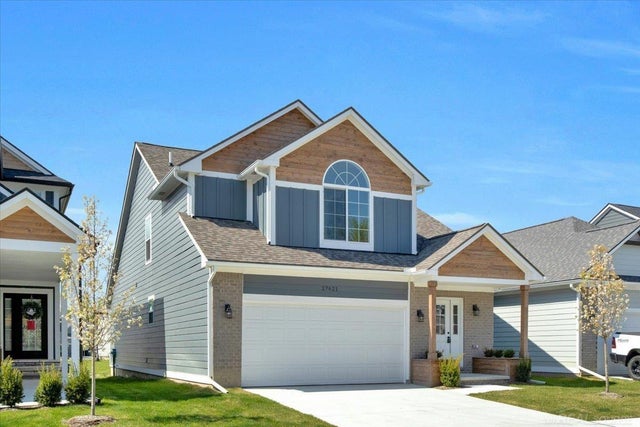 27621 Maryjane Lane E, Chesterfield township