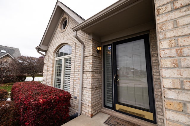 15955 Bentley Cir Dr, Macomb township