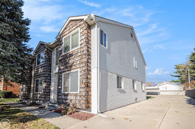 22229 E 11 Mile Rd, St. Clair Shores city