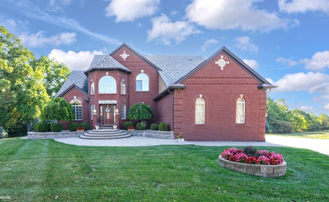 9037 Prestwick Ct, Washington township