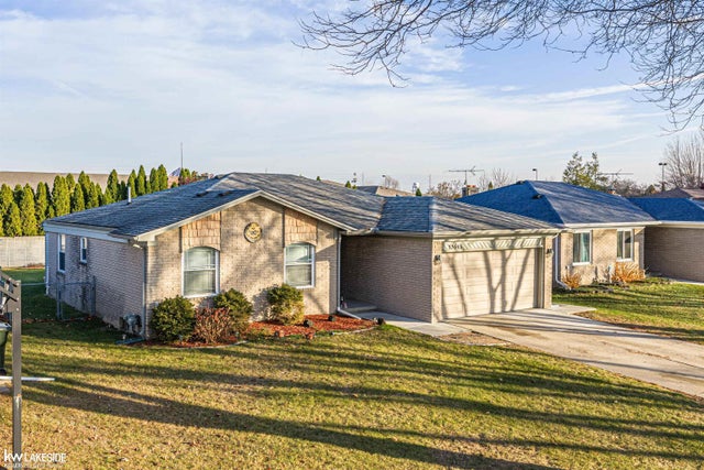 35646 Maureen Dr, Sterling Heights city