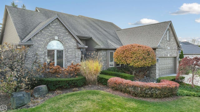 21220 Briar Rose Dr, Macomb township