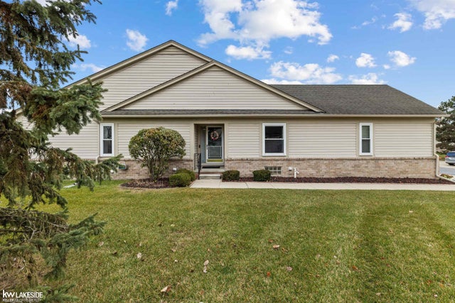 34166 Birchway Cir, Sterling Heights city