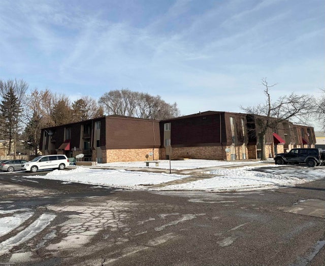 21761 Hillside Dr, Clinton charter township