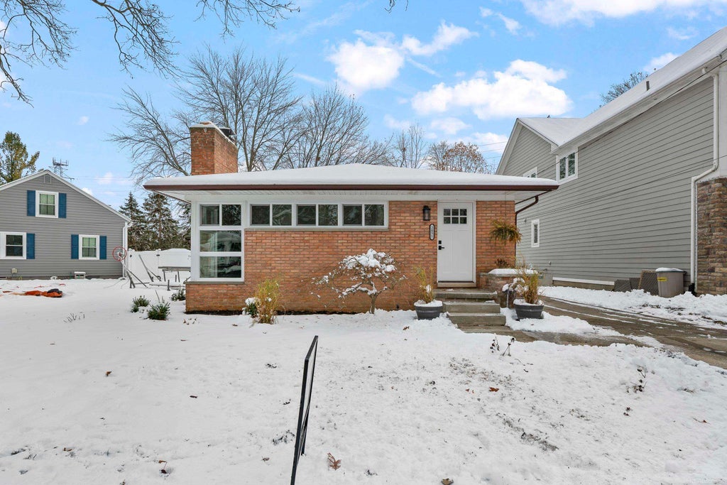 2051 Avondale St, Sylvan Lake city