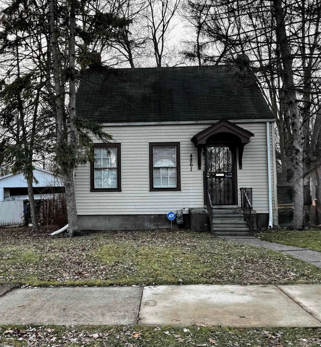 4861 Farmbrook, Detroit city