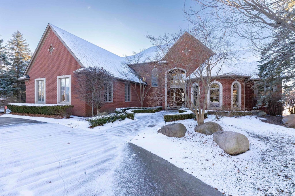 56187 Nickelby, Shelby charter township