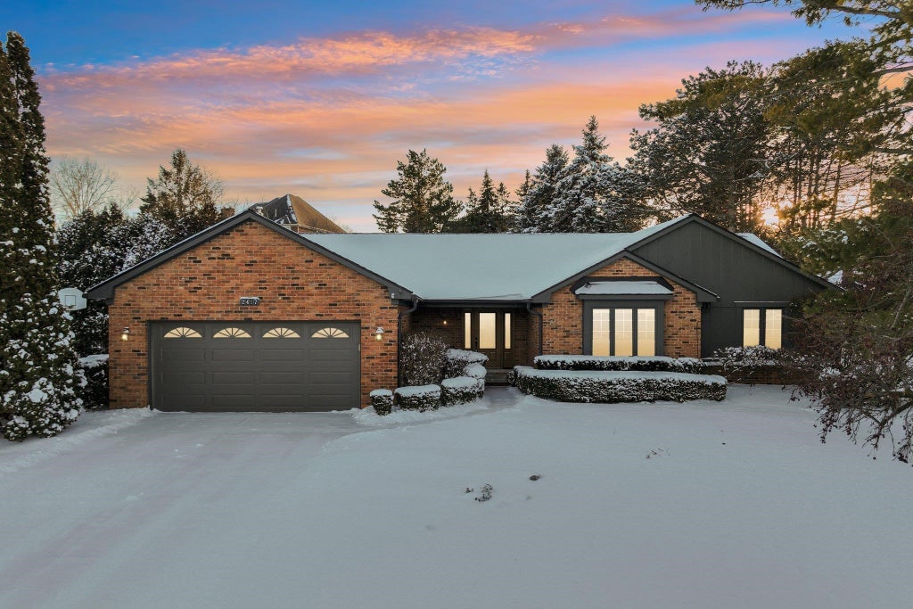 2417 Beacon Hill Dr, Rochester Hills city