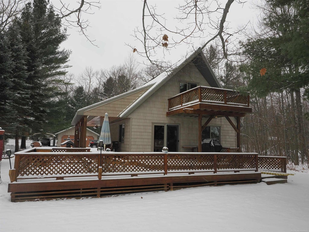 7484 Cedar Lake Rd, Oscoda charter township