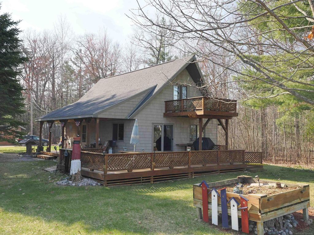7484 Cedar Lake Rd, Oscoda charter township