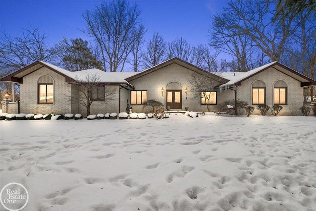 6910 Montgomery Dr, Shelby charter township