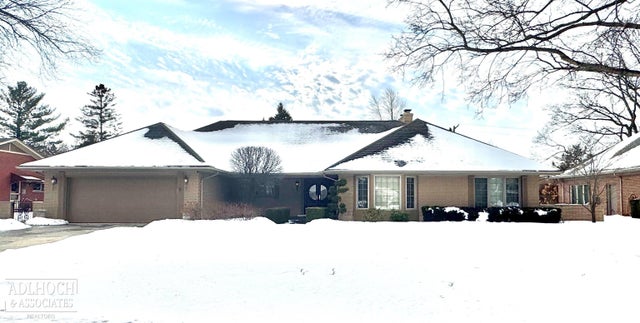 45 Moorland Dr, Village of Grosse Pointe Shores city