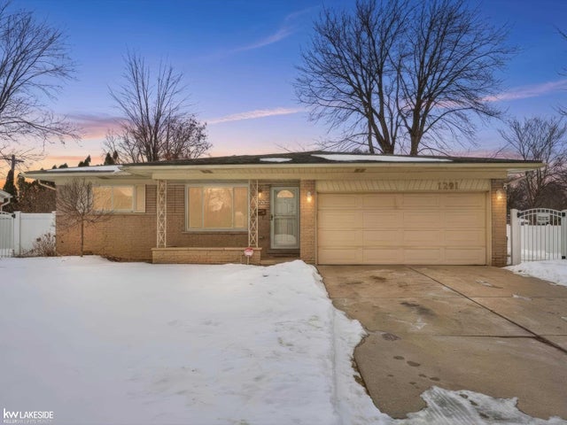 1291 Ashley Dr, Troy city