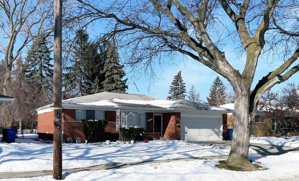 26405 Eureka Dr, Warren city