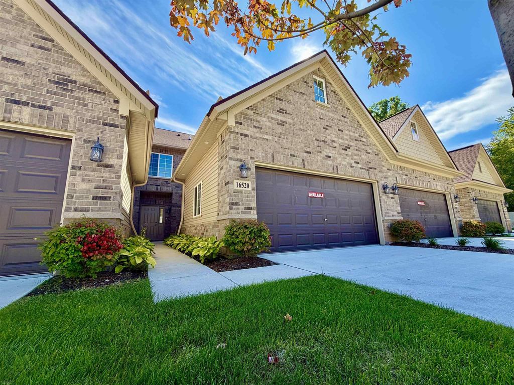 16520 Savor Ln, Clinton Township