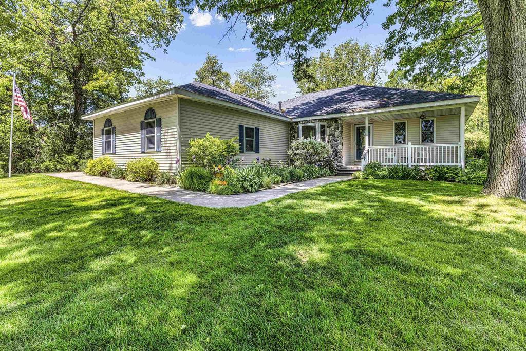 3396 Lansing Rd, Roscommon village