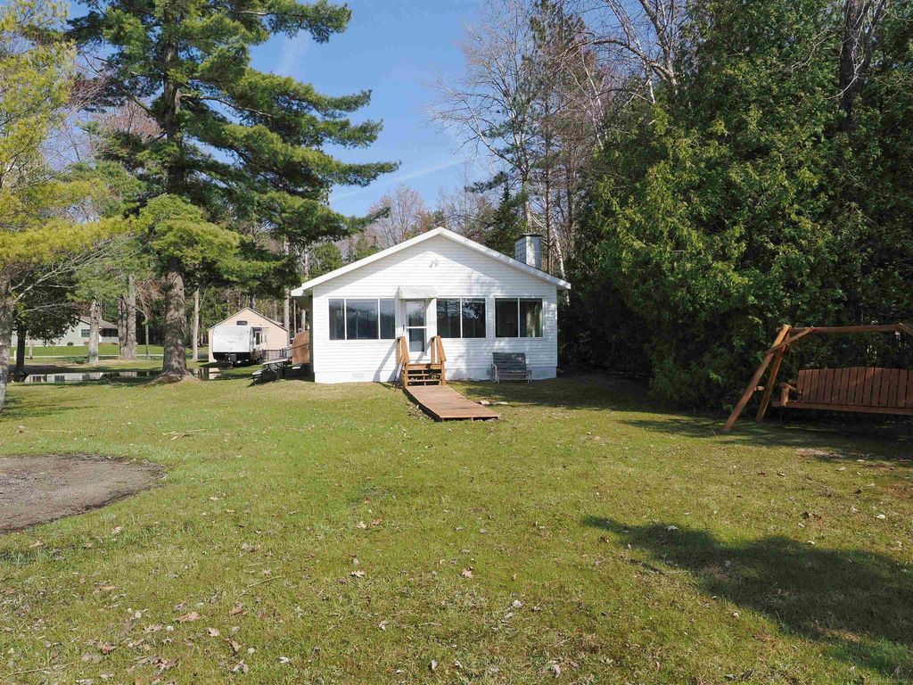 7481 E Cedar Lake Dr, Oscoda charter township