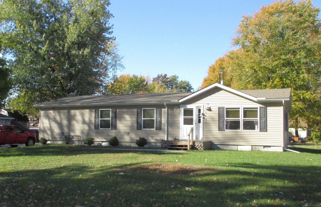 9642 Meadowbrook St, Clay township