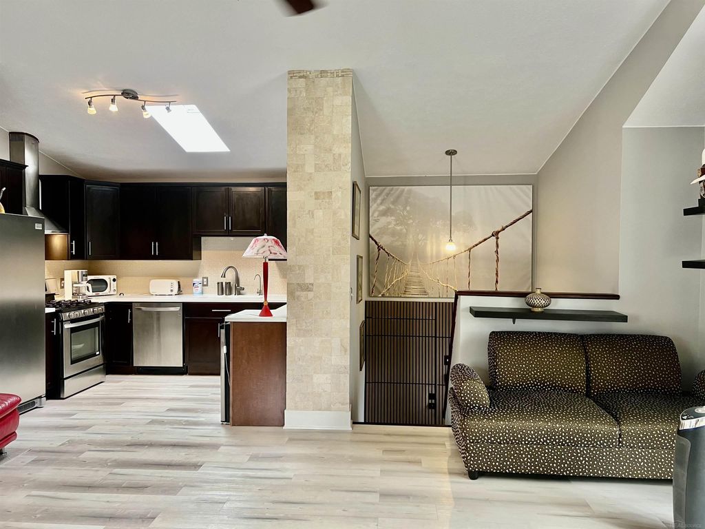 1441 Nw 6th St, Grand Rapids