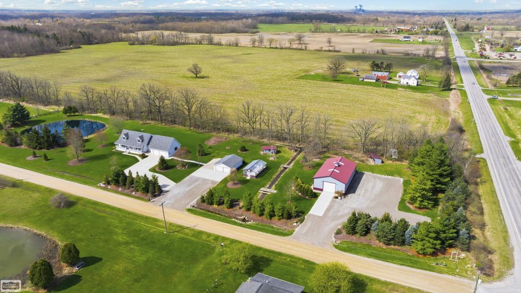 4453 Lone Oak Dr, Mussey township