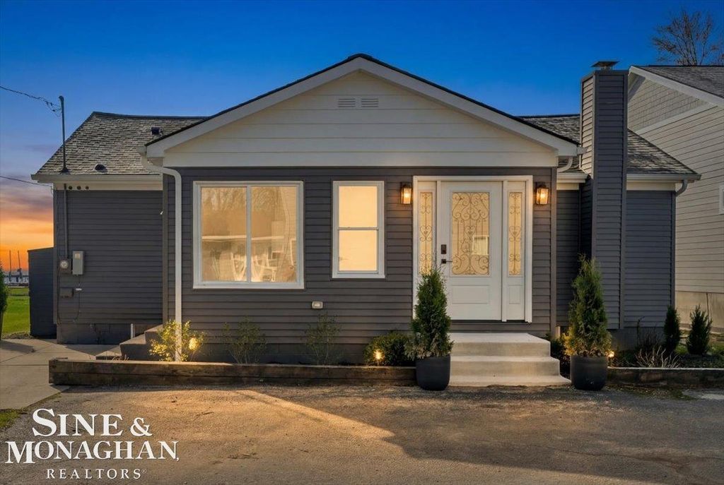 47050 Land St, Chesterfield township