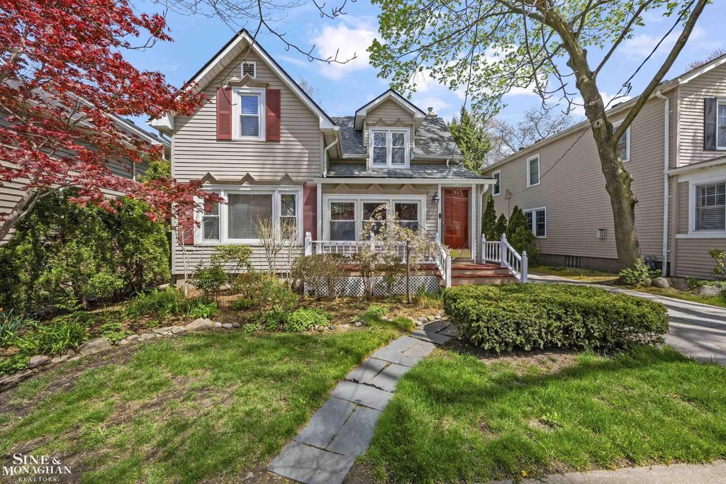 190 Lakeview Ave, Grosse Pointe Farms city
