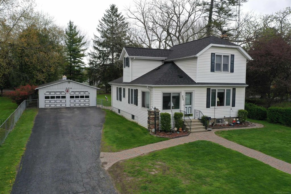 234 N Howard Ave, Croswell city