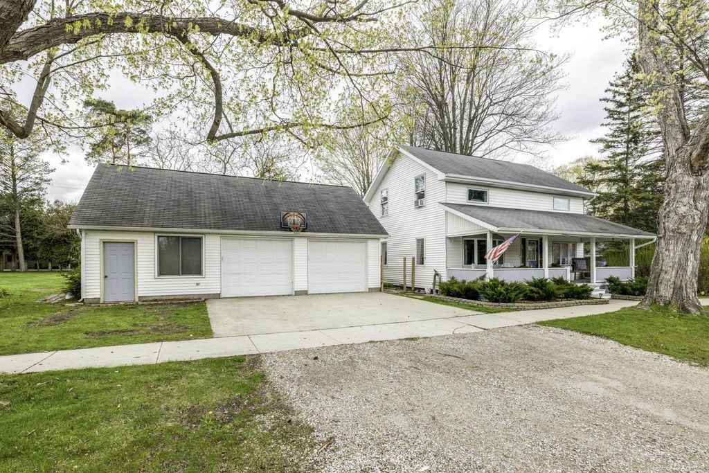 5522 Union St, Lexington village
