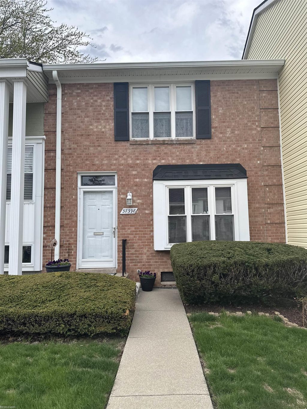 37398 Charter Oaks Blvd, Clinton Township