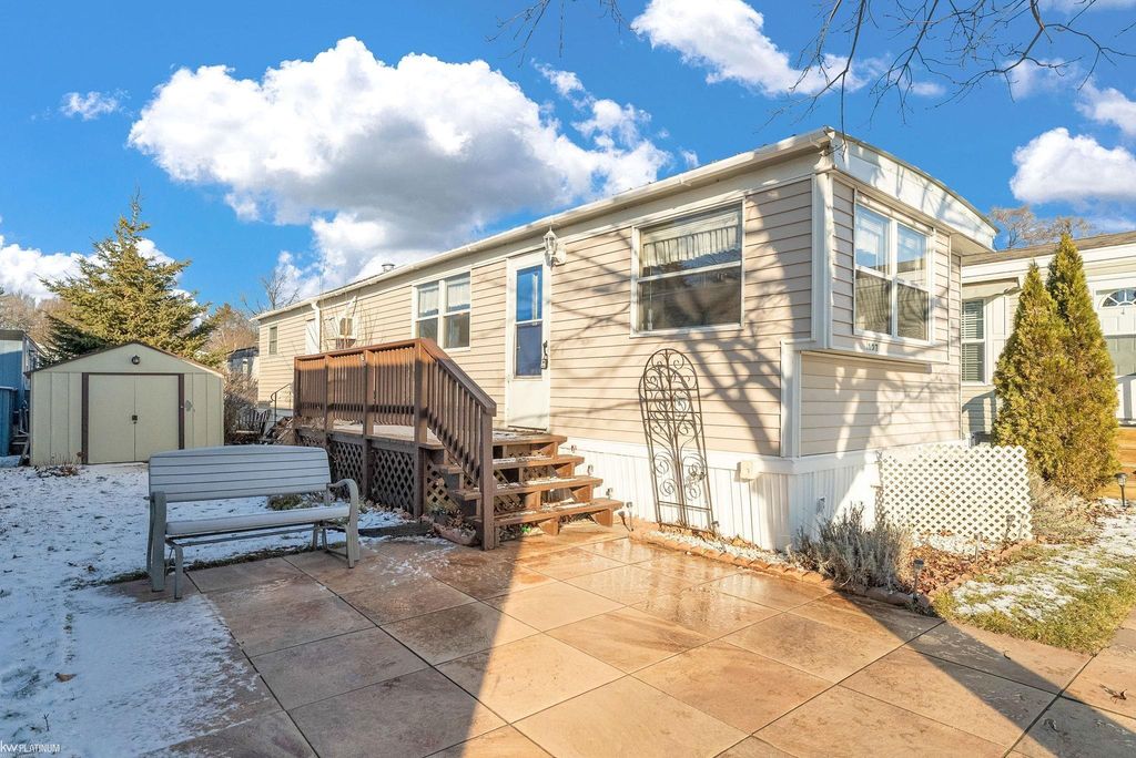 5203 Main #127 St, Lexington village
