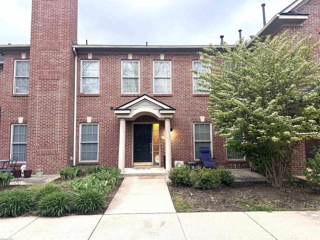 5647 Hampshire Ln, Ypsilanti