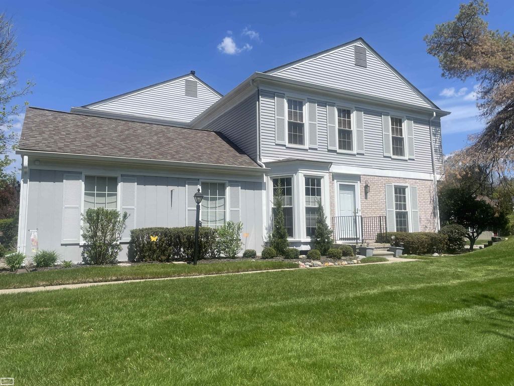 1343 Autumn Ln, Rochester Hills city