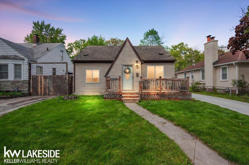 20511 Kenosha St, Harper Woods city