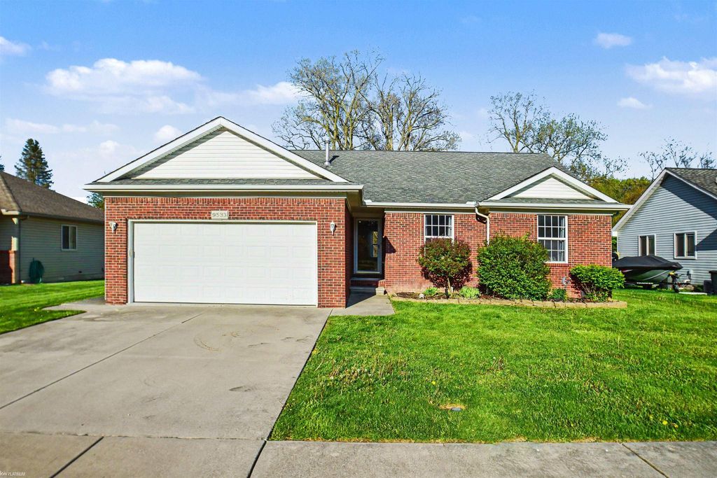 9533 Amy Rd, Algonac city