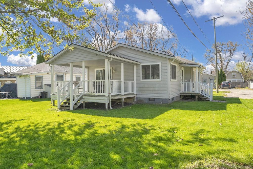 7329 Elm Rd, Worth township