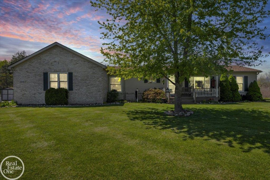 1856 S Allen Rd, St. Clair city