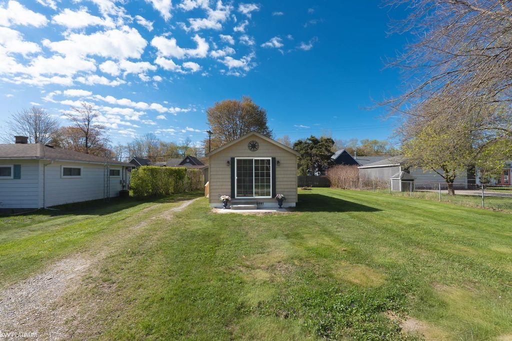 7340 Willow Ct, Worth township
