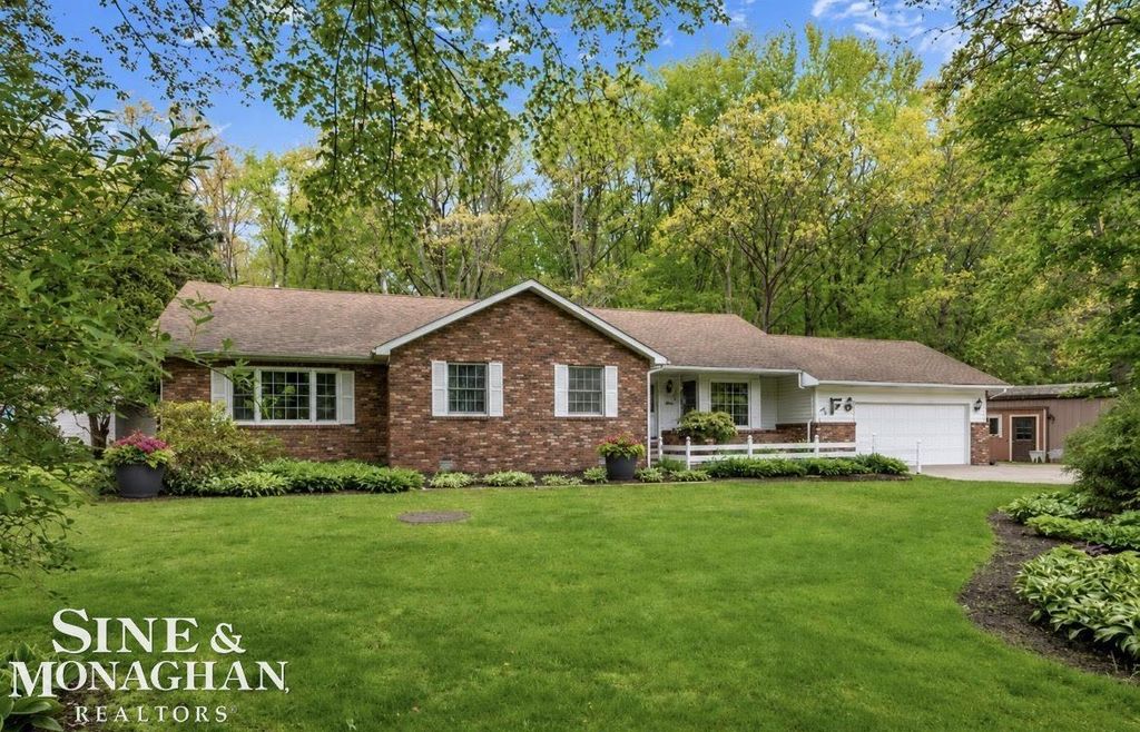 9017 Stone Rd, Clay township