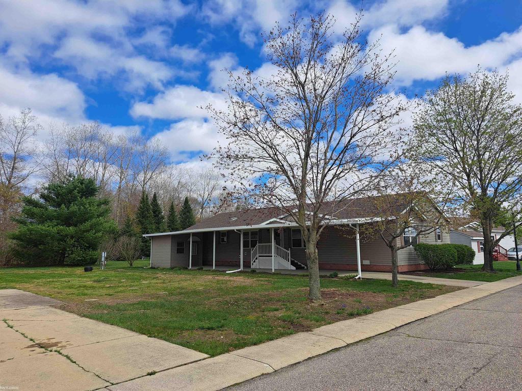 536 Swan Creek Ct, Kimball township