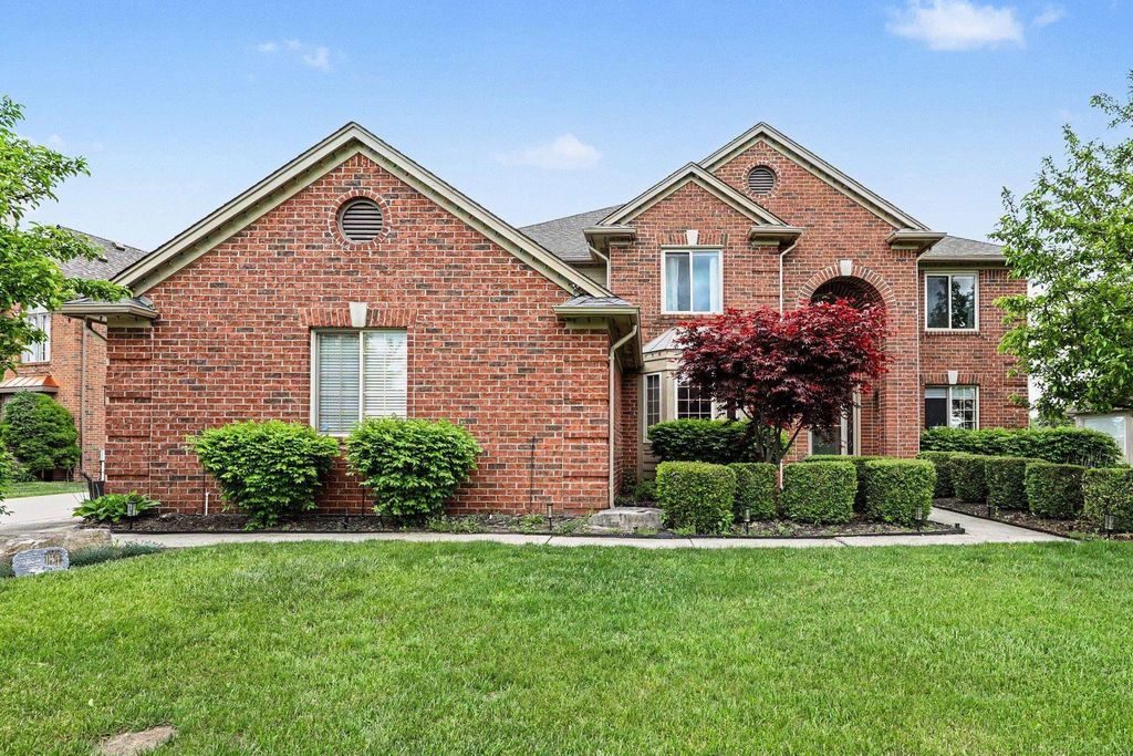 63564 Monticello E Dr, Washington township