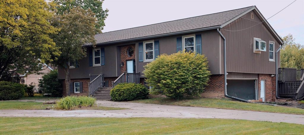 6611 Textile Rd, Ypsilanti