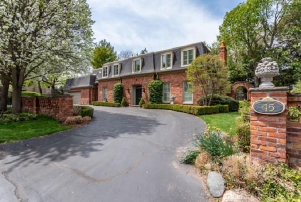 45 Lakecrest, Grosse Pointe Farms city