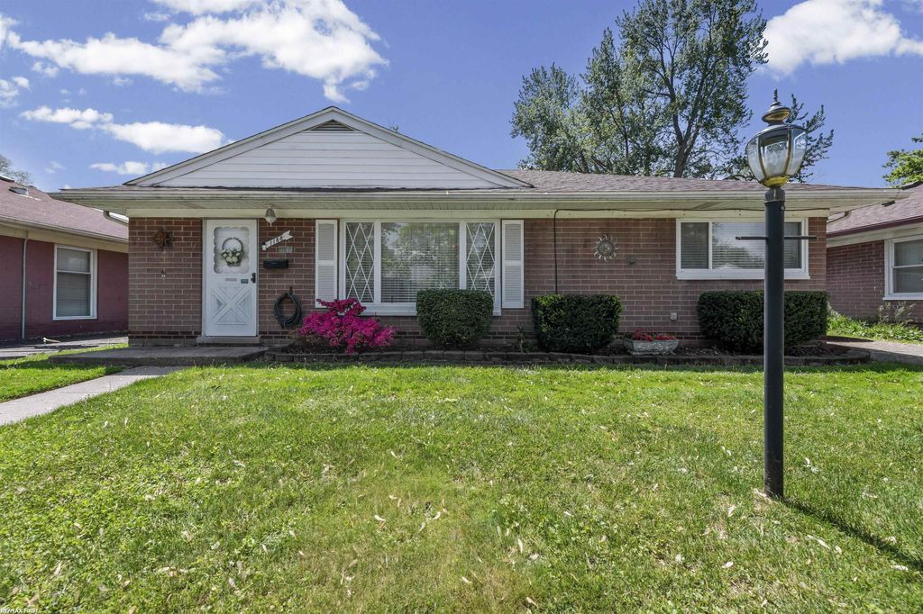 1188 E Barrett Ave, Madison Heights city