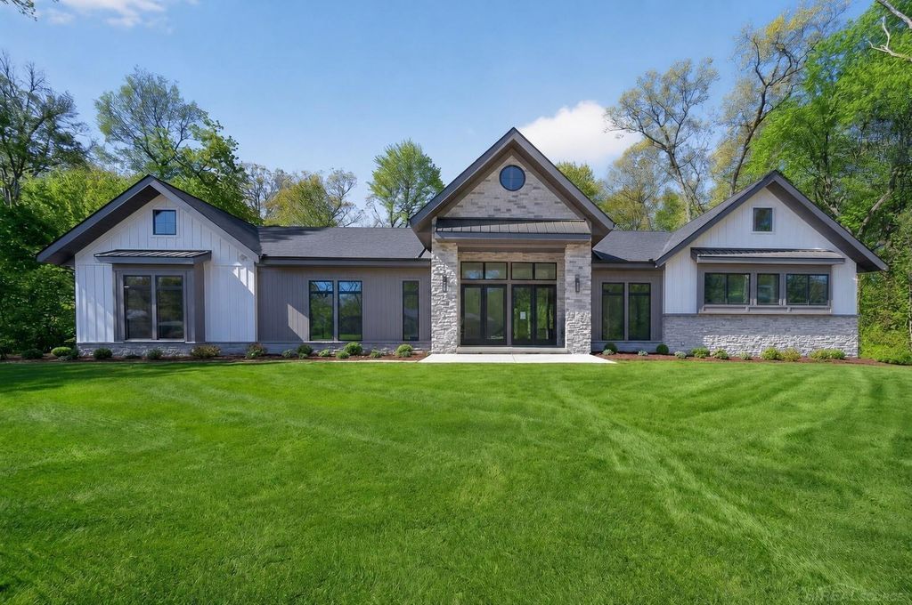 71234 Rolling Ridge Ct, Milton township